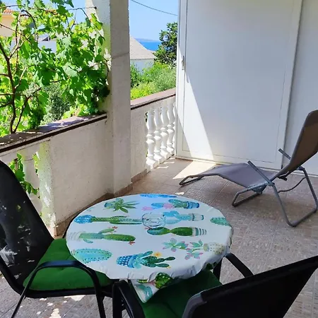Stela 2 * Povljana